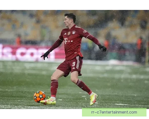 莱万多夫斯基免签加盟拜仁慕尼黑开启新篇章震撼足坛